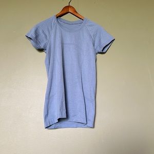 Lululemon Swiftly Tech Short Sleeve Shirt light blue size 6